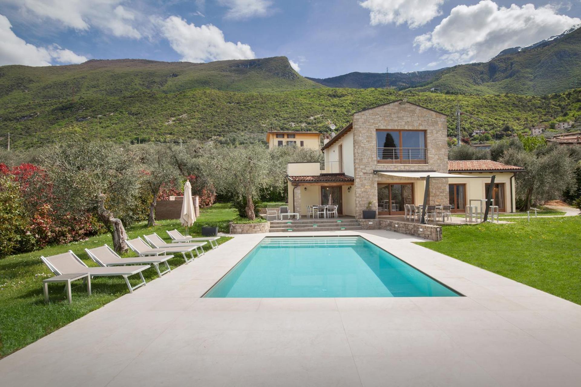 Villa Cipressi - Luxuri Lounge - Malcesine Dış mekan fotoğraf